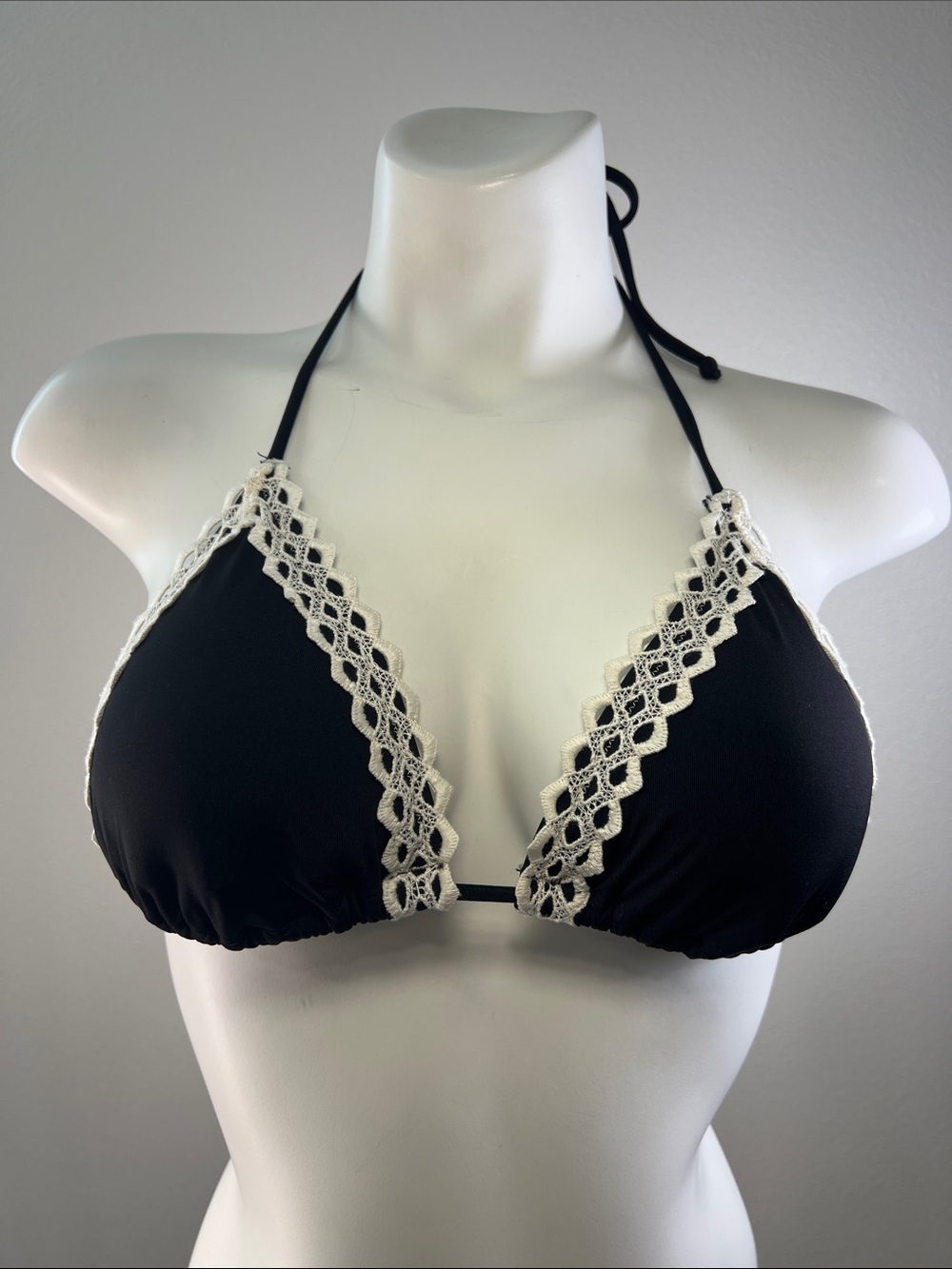 H&M Black Triangle Bikini Top with White Crochet Trim US 8